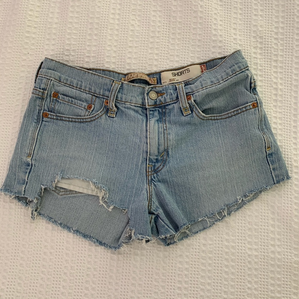 Levi’s 515 Light Wash Jean Shorts Size: 8